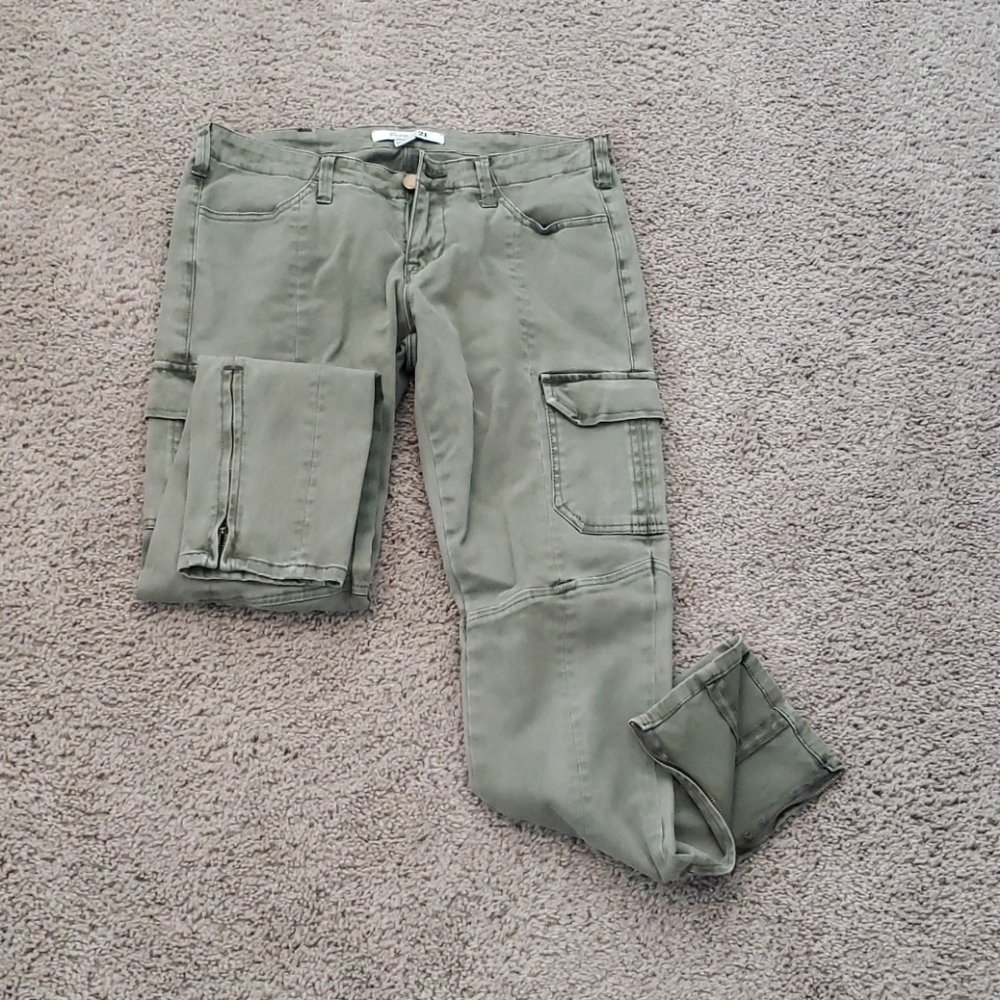 Fashionable military look pants